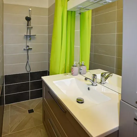 Gorgeous In With Kitchen Apartment